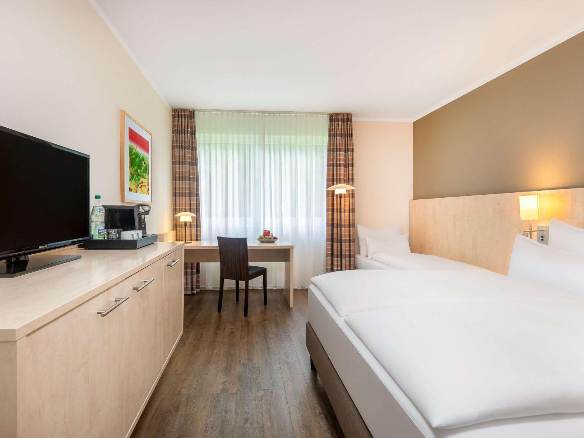 Mercure Hotel Bielefeld Johannisberg Bagian luar foto